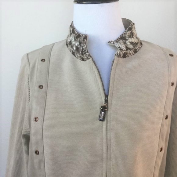 St. John Sport Jacket l - Picture 2 of 6